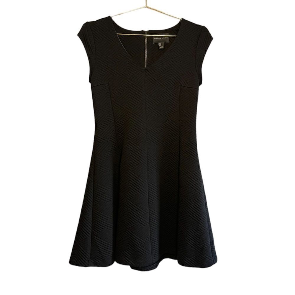 Adrienne Vittadini Cap Sleeve Textured Fit & Flare Dress in Black | SZ 6